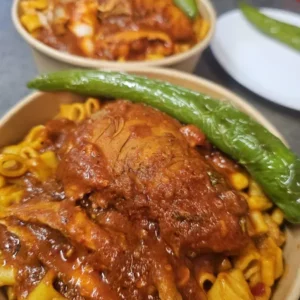 Accueil 14 Makrouna salsa, pâtes tunisiennes en sauce épicée et pimentée - Spécialité Marseille