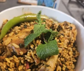 Riz djerbien aux épices et viande, spécialité tunisienne authentique - Traiteur Marseille
